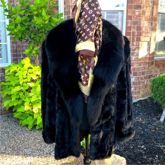 Mink with lush Fox fur collar jacket - Picture 4 of 9